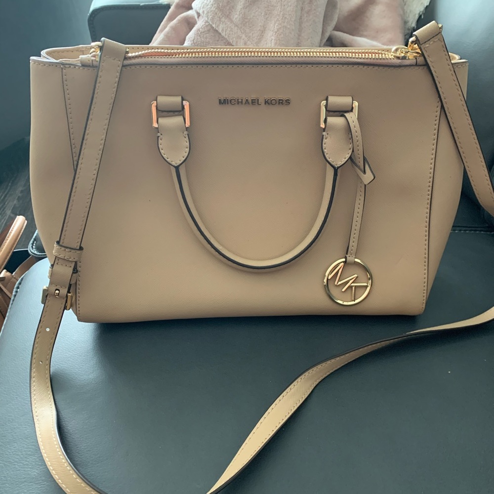 Michael Khors cross body bag 💼